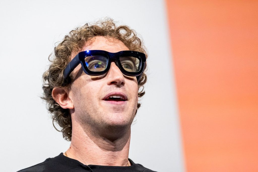 إذا كنت تملك نظارات Ray-Ban Meta ، فيجب عليك التحقق من إعدادات الخصوصية الخاصة بك